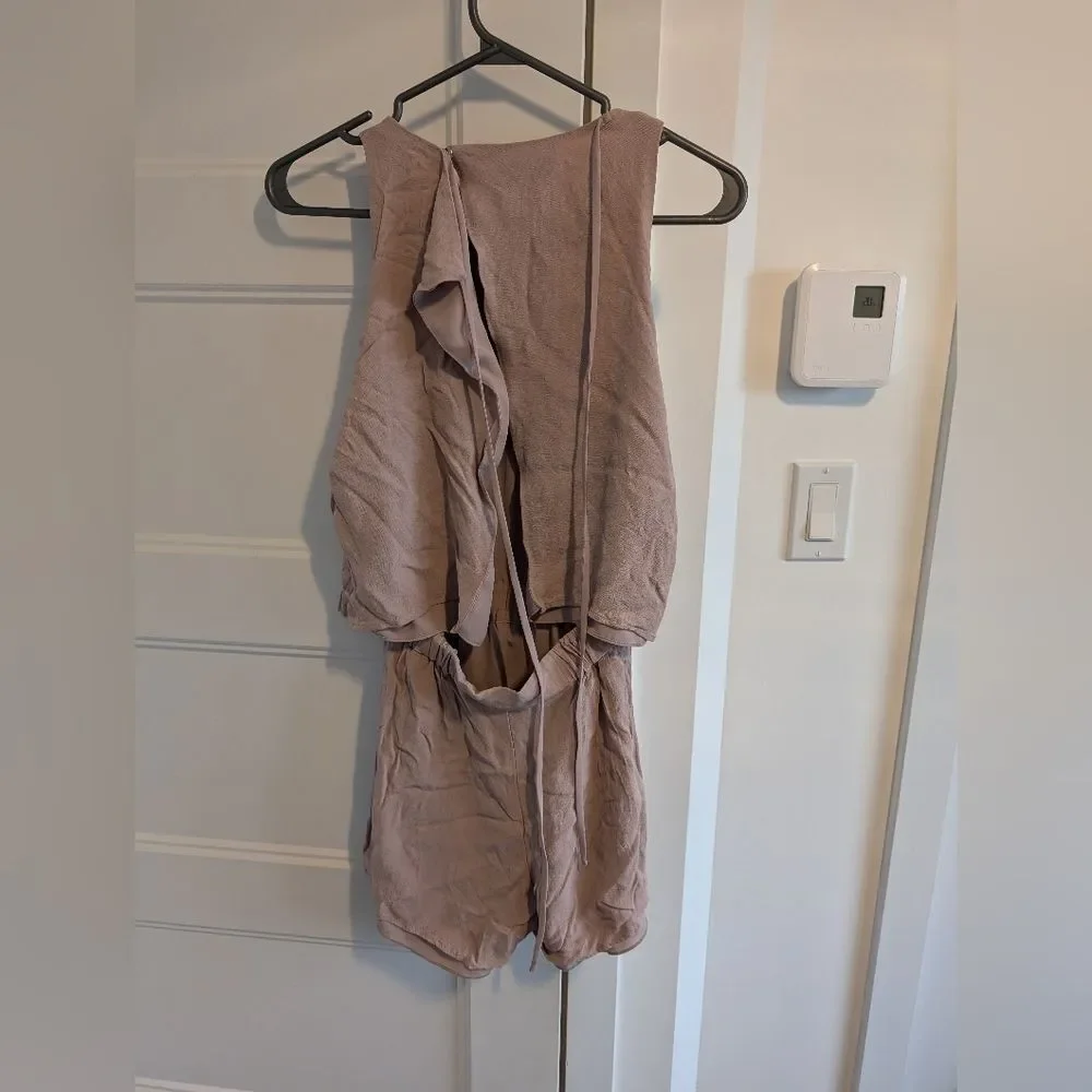 Aritzia/Babaton Donachie Romper Sz XXS - Picture 4 of 6